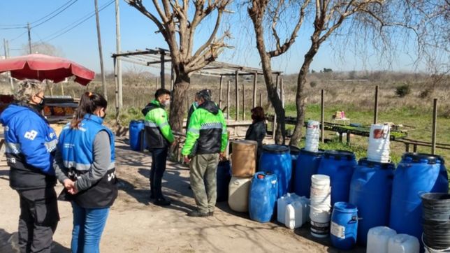 alerta en la plata: incautan mas de 500 envases de agroquimicos que se vendian en la calle