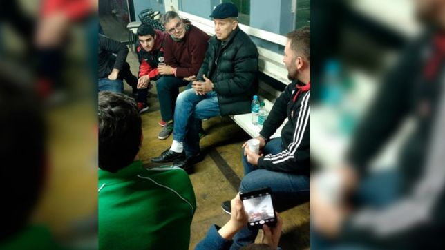 se juntaron a comer un asado, lo invitaron a sabella y terminaron hablando de futbol