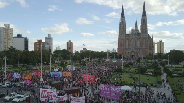 la revolucion plurinacional y disidente llega a la plata: arranca el encuentro feminista