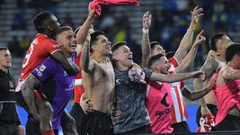 sin vuelos de linea: ¿como pueden hacer los hinchas de estudiantes para viajar en avion a la final contra velez? sin vuelos de linea: ¿como pueden hacer los hinchas de estudiantes para viajar en avion a la final contra velez?