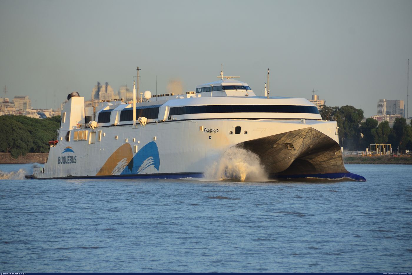 Ferry Buquebús (4).jpg