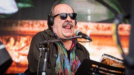 nebbia, nafta y un regreso esperado a la glorieta, en un finde cargado de musica en la plata nebbia, nafta y un regreso esperado a la glorieta, en un finde cargado de musica en la plata
