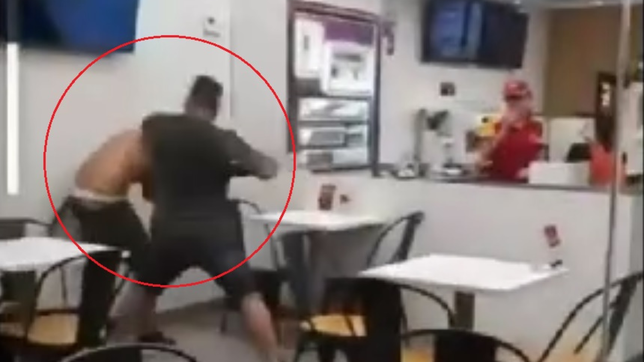 asi fue la brutal pelea en una estacion de servicios de la plata que termino con un hombre en la comisaria