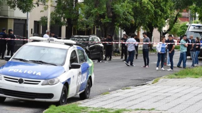 violento asalto en meridiano v: un policia se tiroteo con dos ladrones y uno esta grave