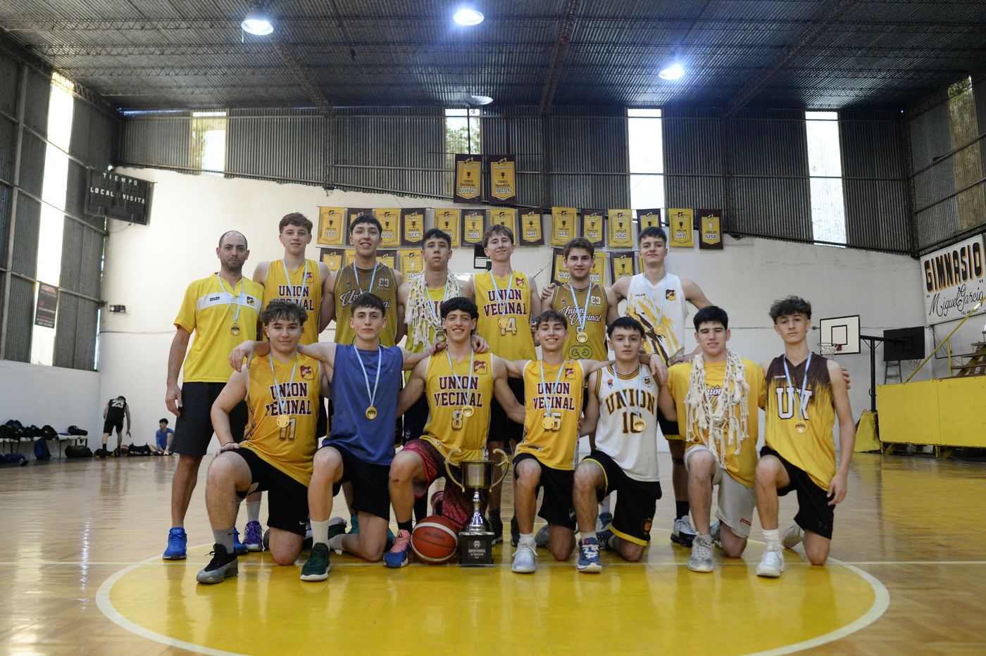 Unión Vecinal U17 campeones 2.jpeg