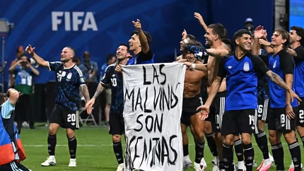 Milei criticó a los jugadores de la Selección por exhibir la bandera de las Islas Malvinas