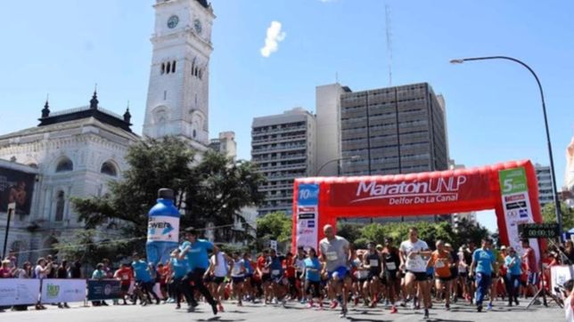 se corre la maraton de la unlp y asi son los cortes de transito en las calles de la plata