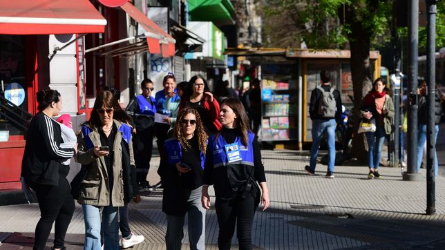 los comerciantes celebraron la relocalizacion de los manteros
