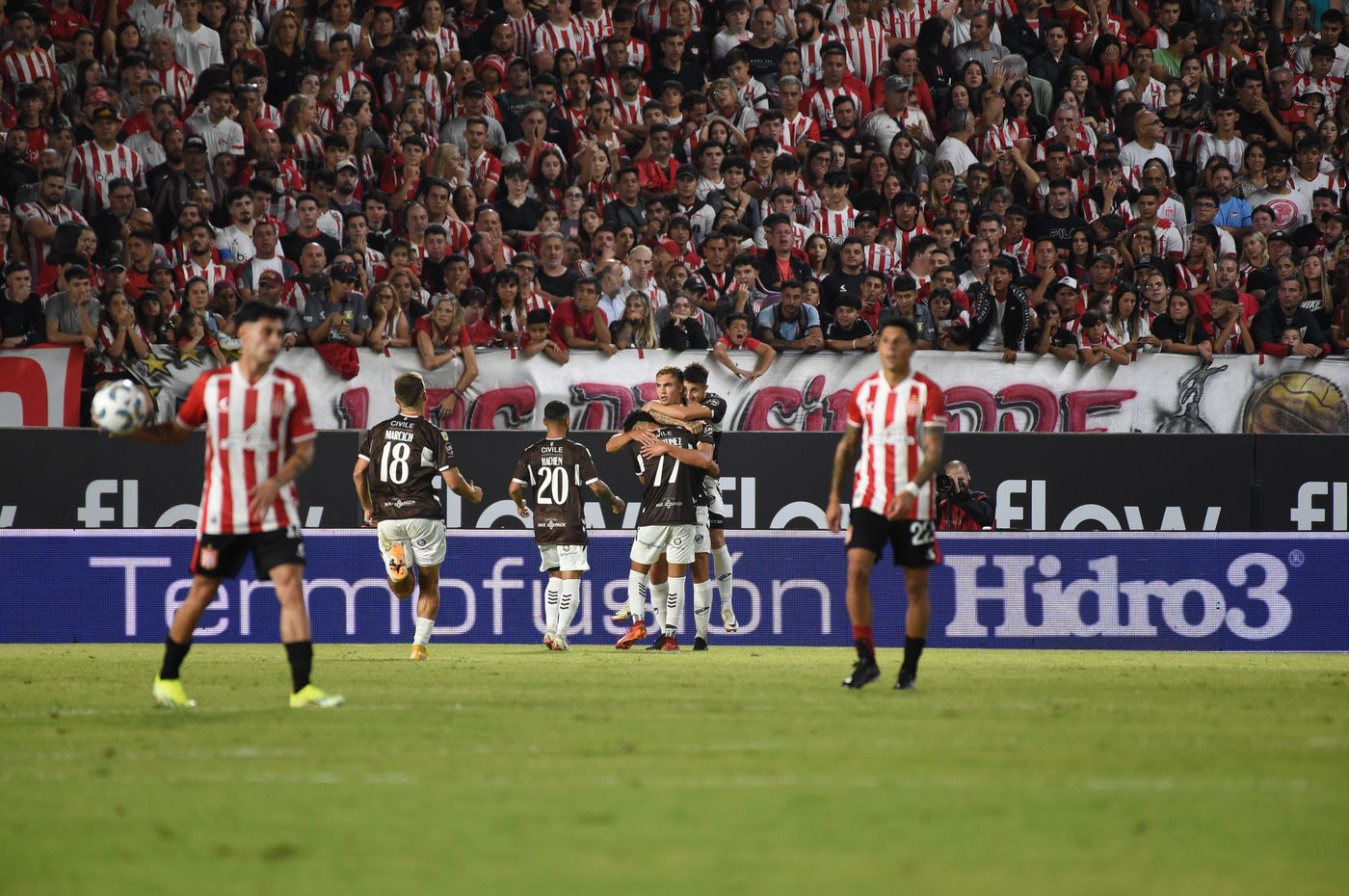 Platense corto el invicto de Eduardo Domínguez en el Estadio UNO Platense corto el invicto de Eduardo Domínguez en el Estadio UNO