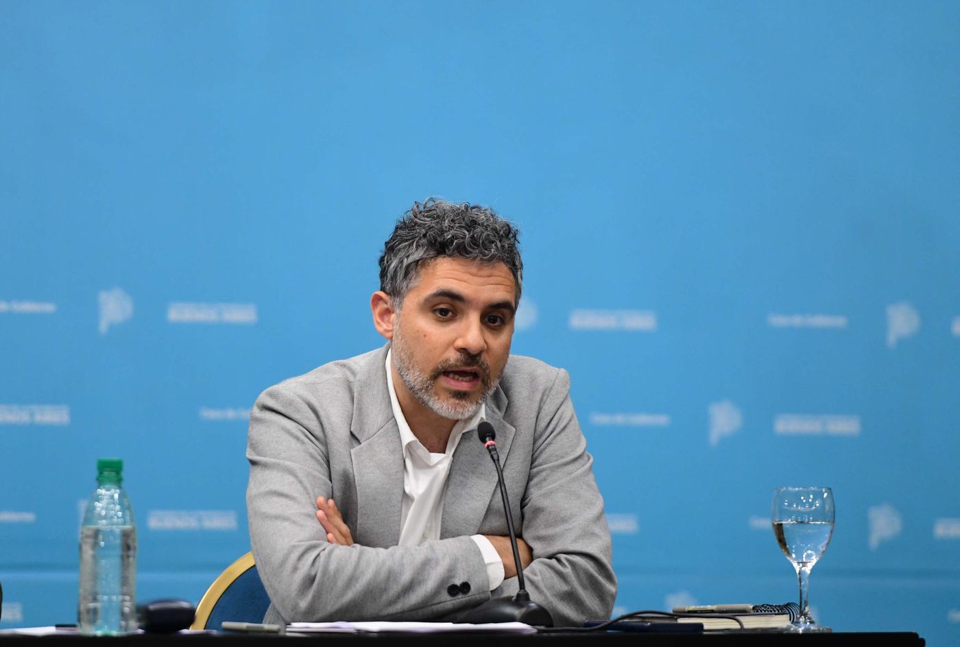 Cristian Girard encabezó la exposición ante diputados y senadores de la Provincia de Buenos Aires.