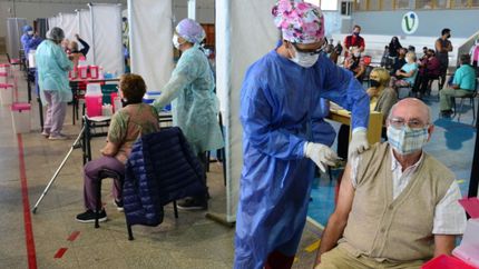 La provincia envió medio millón de turnos para aplicar terceras dosis contra el COVID-19
