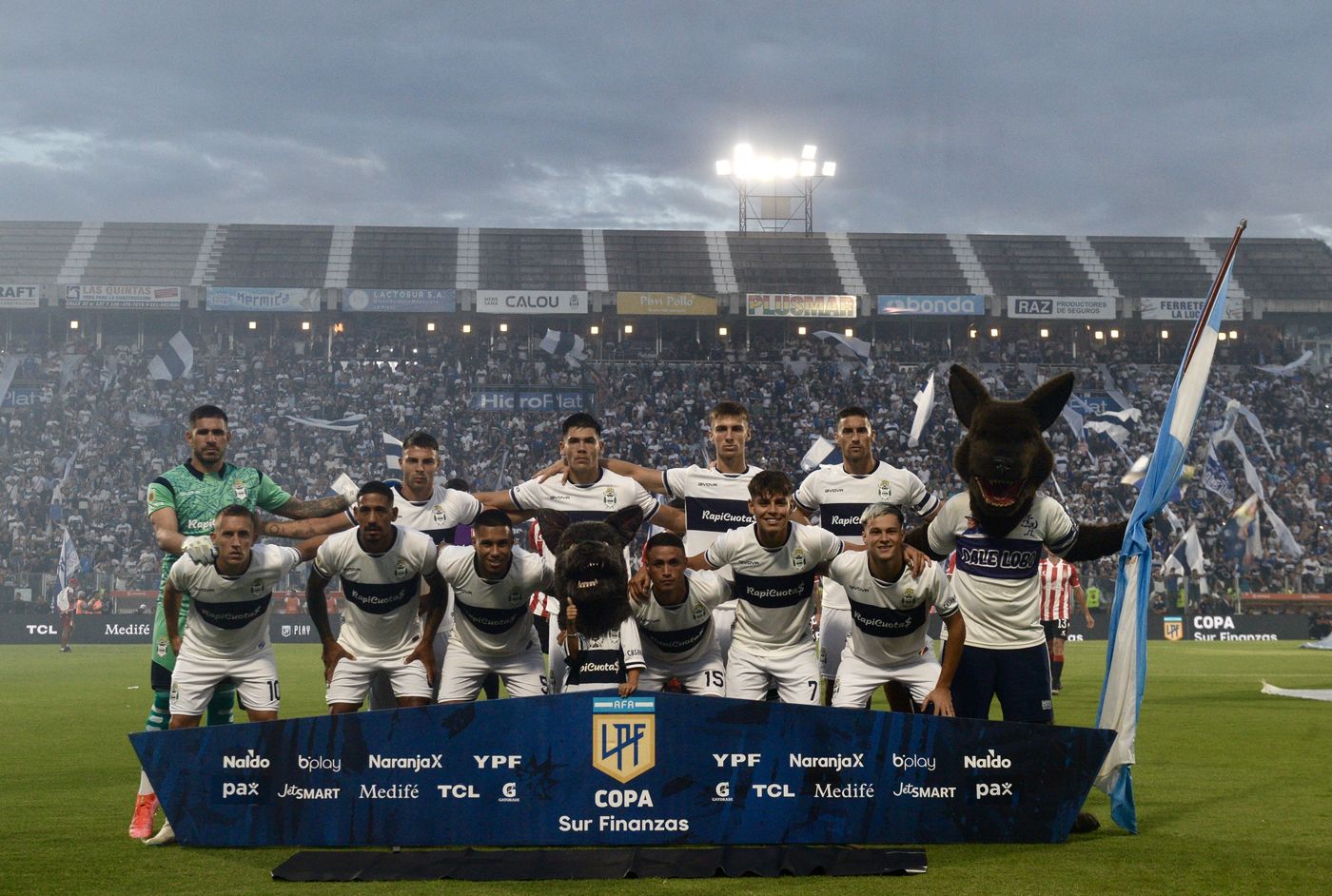 Gimnsia formacion clasico.jpg