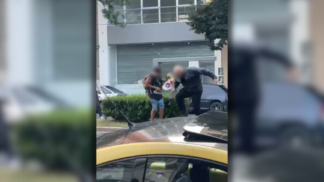 asi fue la pelea a la salida de un boliche centrico que termino a los piedrazos
