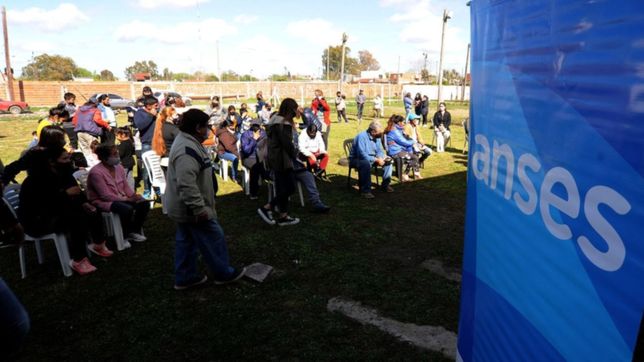 como es el calendario de pagos de la auh y quienes pueden cobrar un extra de $10.772