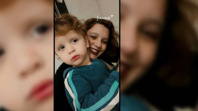 un nene de la plata sufre una grave enfermedad en los ojos y necesita ayuda