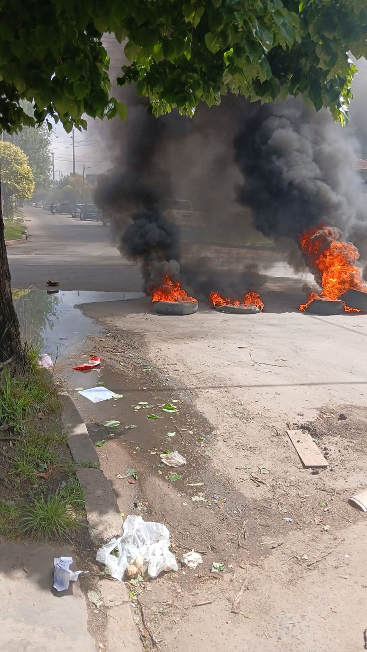 El conflicto de Acer&iacute;as Berisso sigue sin resolverse y los trabajadores bloquean la salida de los camiones que vac&iacute;an la planta