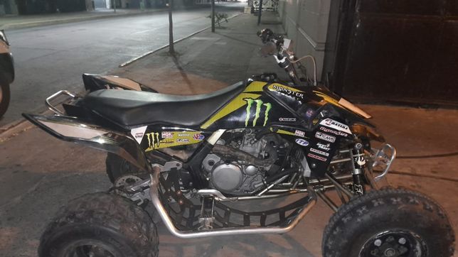 lo sorprendieron manejando borracho un cuatriciclo en berisso y golpeo a una policia