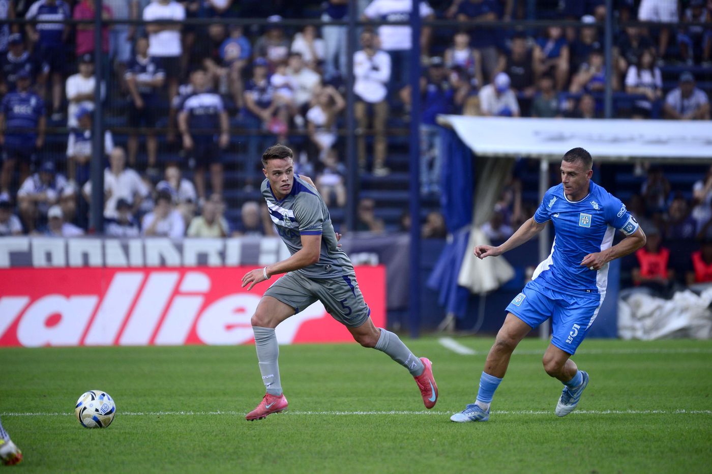 Ignacio Miram&oacute;n qued&oacute; afuera del banco de Gimnasia para el partido contra Acasusso