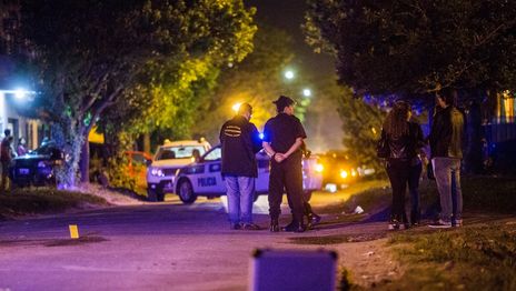 Matan un hombre a tiros en La Plata y la Policía investiga el ataque Matan un hombre a tiros en La Plata y la Policía investiga el ataque