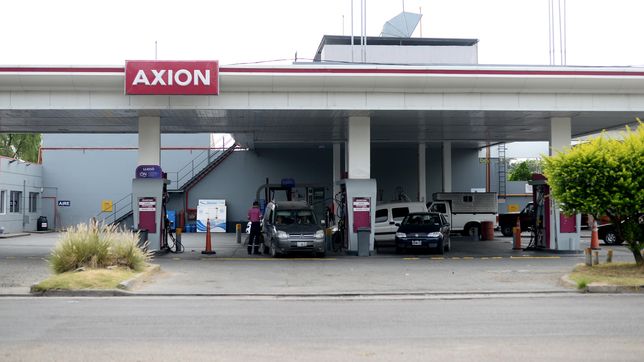 ¿quien era el hombre que murio en una estacion de servicio de la plata?