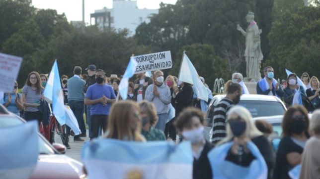 video: asi se vivio el banderazo y protesta en la plata contra el gobierno nacional
