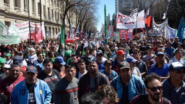 estatales, estudiantes y cooperativistas marchan este miercoles en la plata