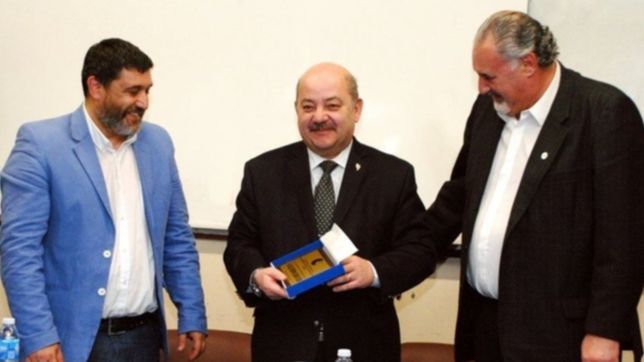 distinguieron al presidente de la unlp por sus aportes en defensa de la educacion publica