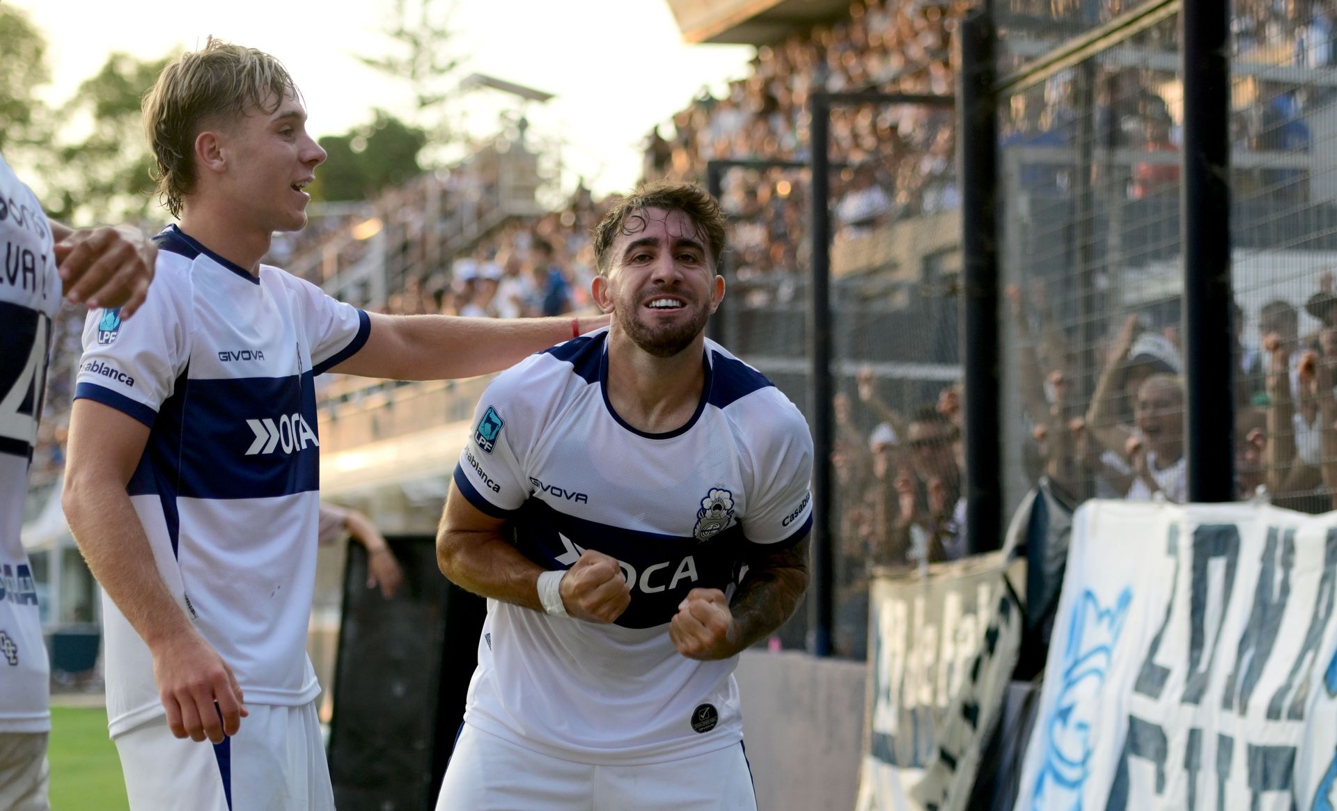 Gimnasia Aldosivi Auzmendi festejo