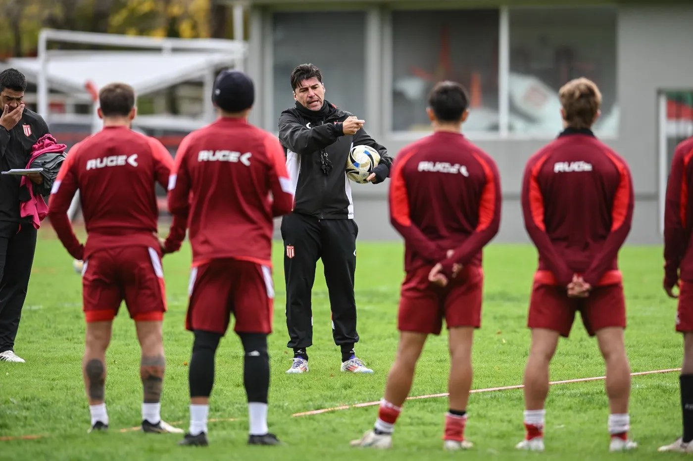 Estudiantes entrenamiento Medina