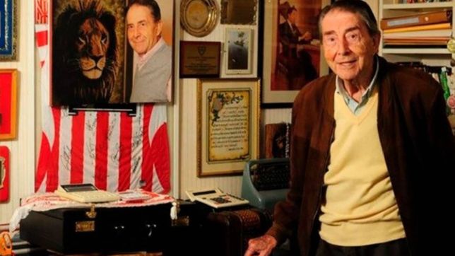 dolor en estudiantes por la muerte de raul correbo, expresidente del club