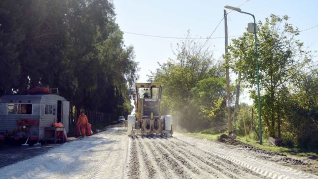 cierran por las obras de pavimentacion una transitada avenida de city bell