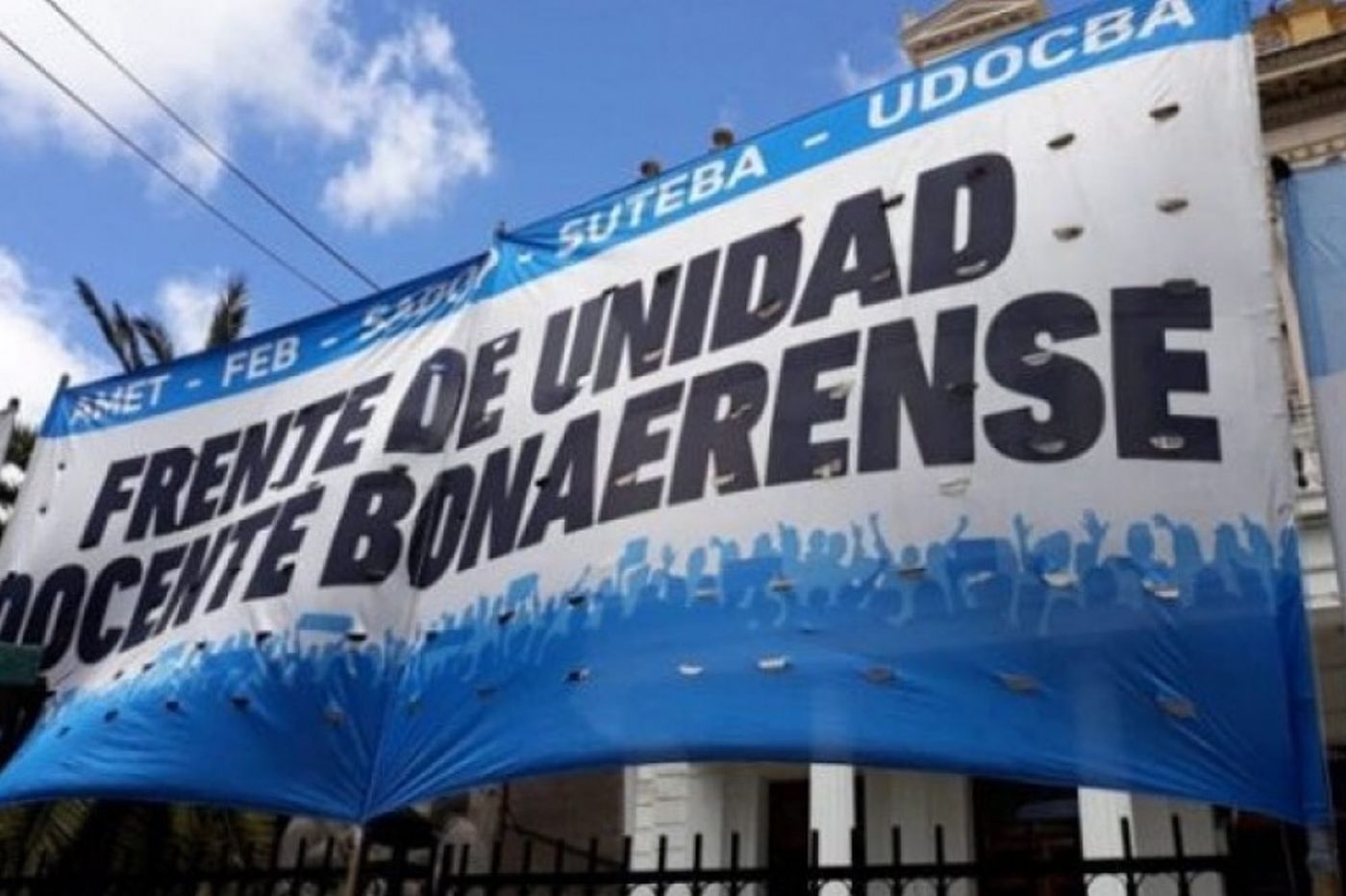 Otro gremio que se sumó al reclamo es el Frente de Unidad Docente Bonaerense (FUDB) 