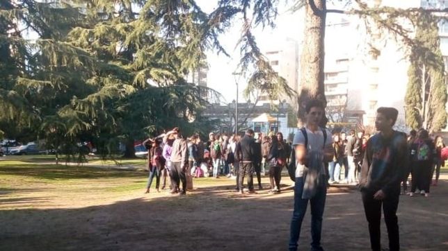 debuto la legion: amenazaron de bomba por primera vez y evacuaron hasta el jardin