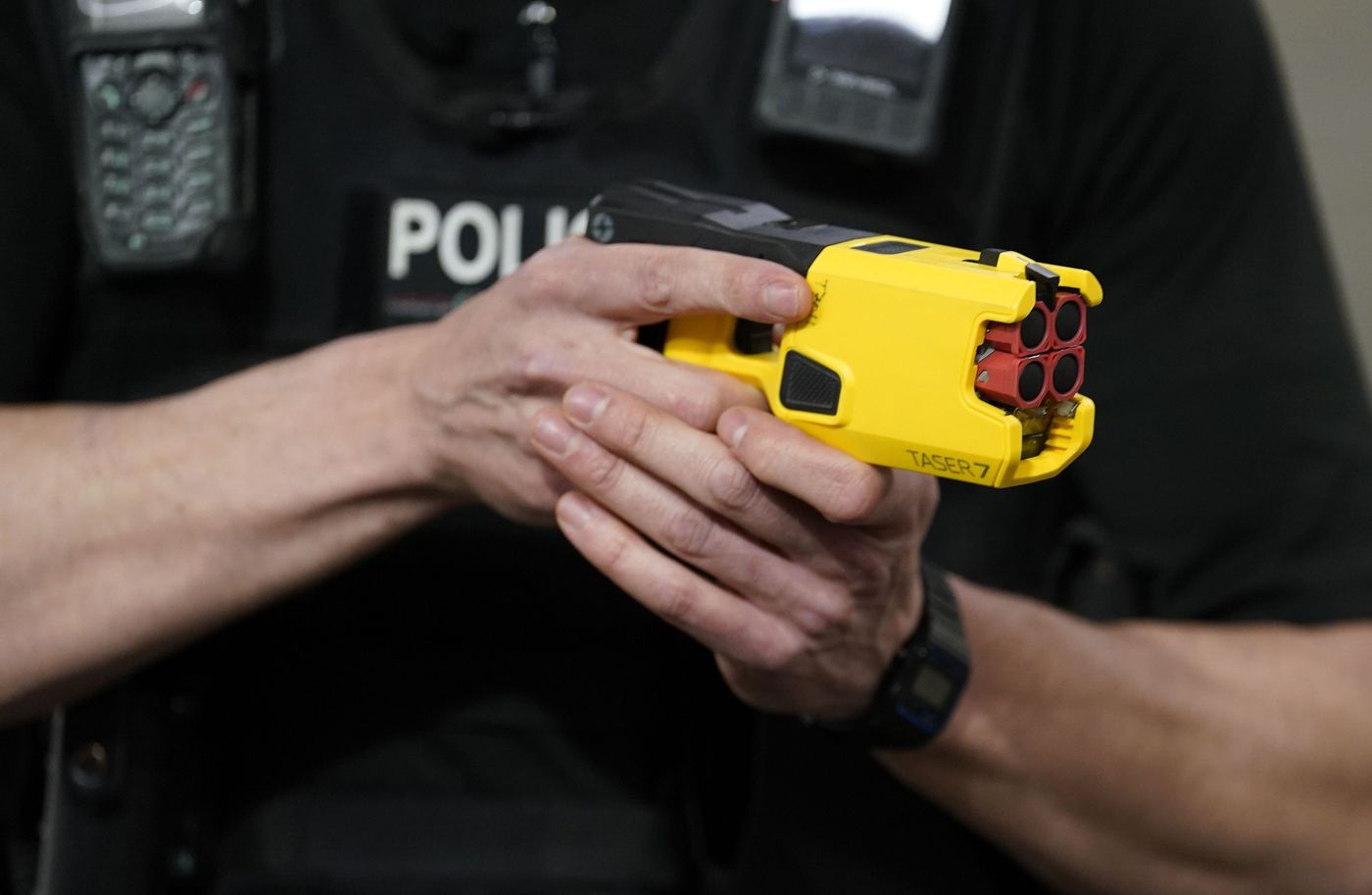 Pistolas taser (3).jpg