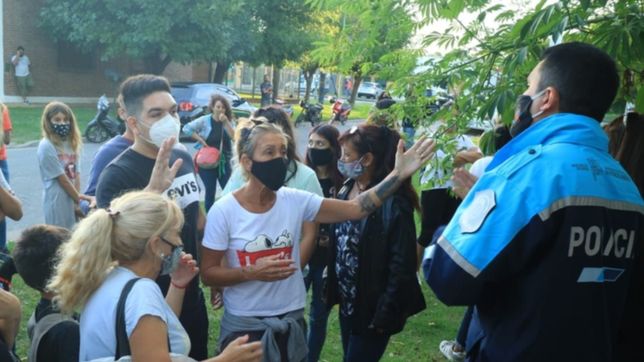 tension frente a la vivienda del hombre acusado de cometer zoofilia