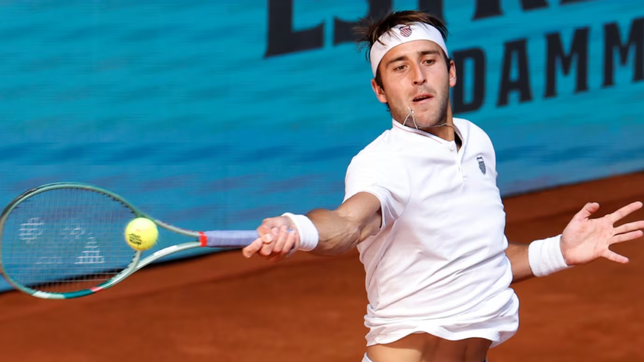 tomas etcheverry dio pelea pero perdio ante stefanos tsitsipas y quedo eliminado en roland garros