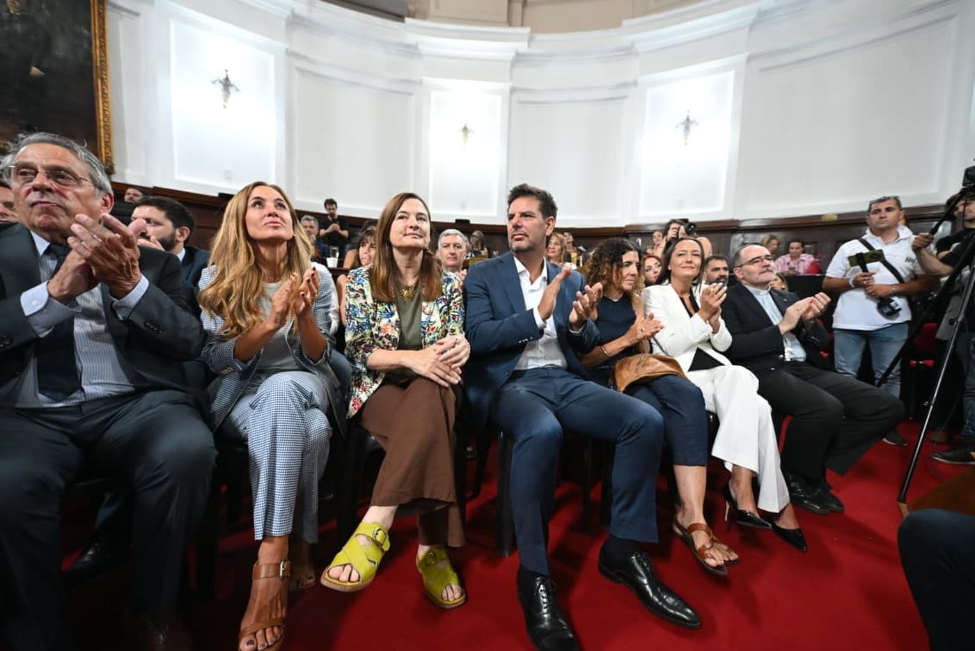 Los invitados que ocuparon las primeras filas durante el mensaje