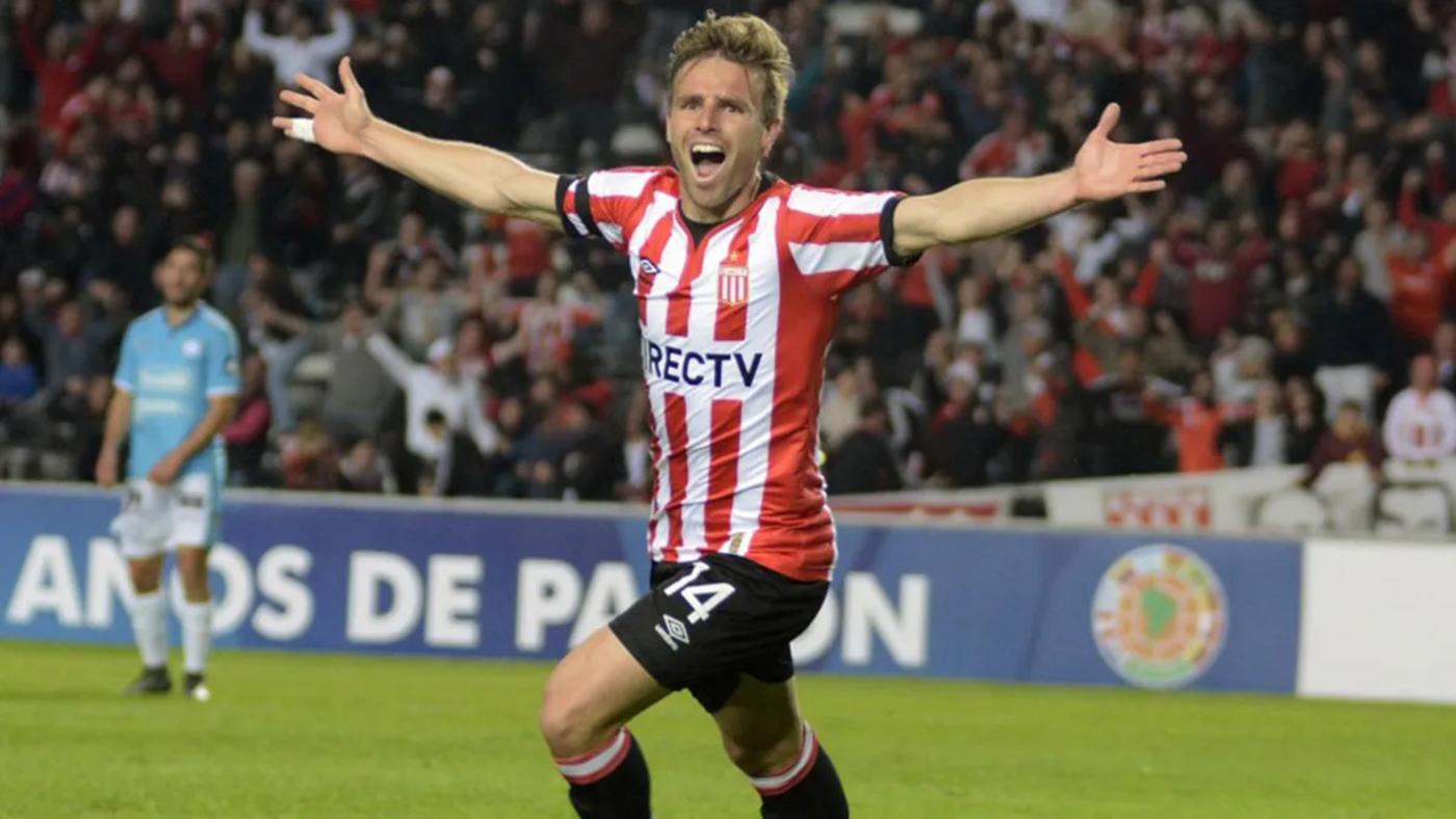 Facundo Sánchez jugando en Estudiantes