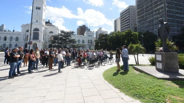 la ucr de la plata conmemoro los 40 anos de democracia en plaza moreno