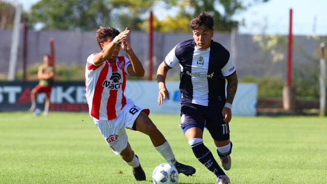 la reserva de gimnasia empato y tuvo un debut goleador