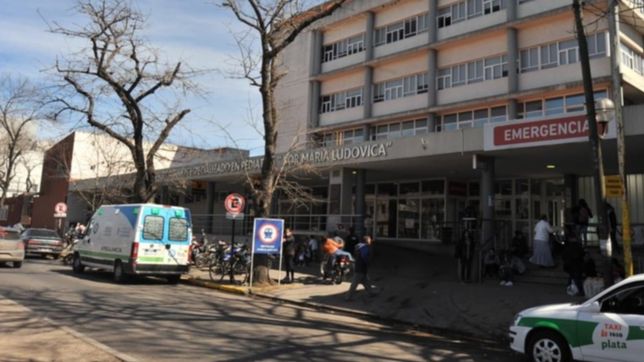 un chico de 13 anos termino en el hospital tras un robo en una farmacia de la plata
