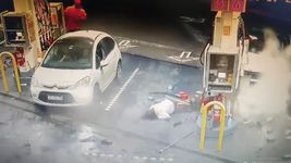 asi fue el impresionante choque de tiago palacios contra el surtidor de una estacion de servicio asi fue el impresionante choque de tiago palacios contra el surtidor de una estacion de servicio