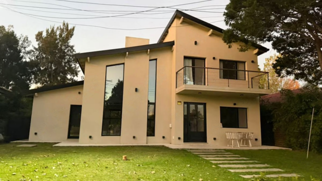 el contratista de manuel adorni sumo documentacion a la justicia sobre la casa de indio cua