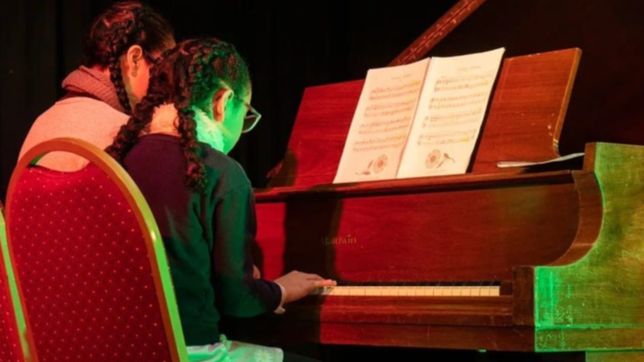 la escuela municipal de arte abrio 50 cursos en el pasaje y ofrece becas y promociones