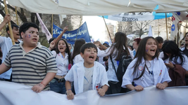 convocan a estudiantes que quieran ser guias en la muestra de la noche de los lapices