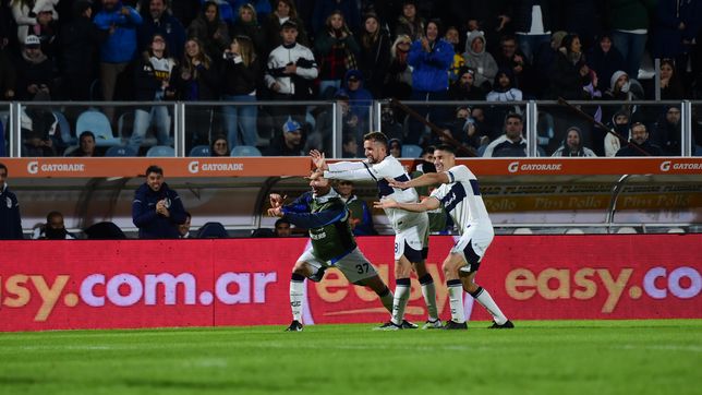 el gol de nicolas colazo para el 3 a 0 de gimnasia a velez