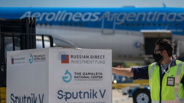 llego a argentina un nuevo vuelo de aerolineas con 500 mil dosis de vacunas sputnik v