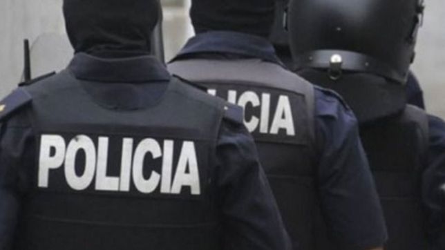 simularon ser policias, encerraron a una abuela en el bano y le desvalijaron la casa