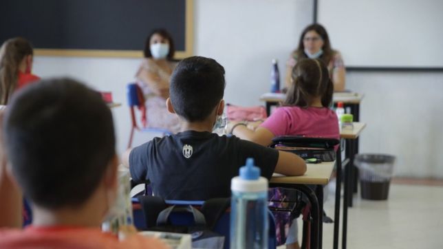 el gobierno y los docentes acordaron un aumento salarial del 33,5% para este 2020