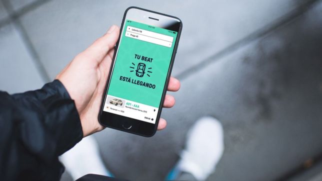 un nuevo uber llego a la plata con servicios para trasladar pasajeros y hacer envios
